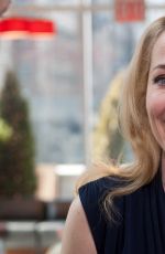 GILLIAN ANDERSON on the Set of Extra in New York