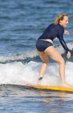 HELEN HUNT Surfing in Hawaii