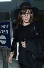JENNIFER GARNER Arrives at LAX Airport in Los Angeles