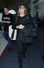 JENNIFER GARNER Arrives at LAX Airport in Los Angeles