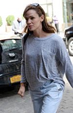 JENNIFER GARNER Out for Shopping in New York