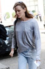 JENNIFER GARNER Out for Shopping in New York