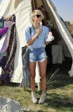 JULIANNE HOUGH at Old Navy Oasis at Coachella