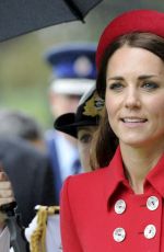 KATE MIDDLETON Arrives at Airport in New Zealand