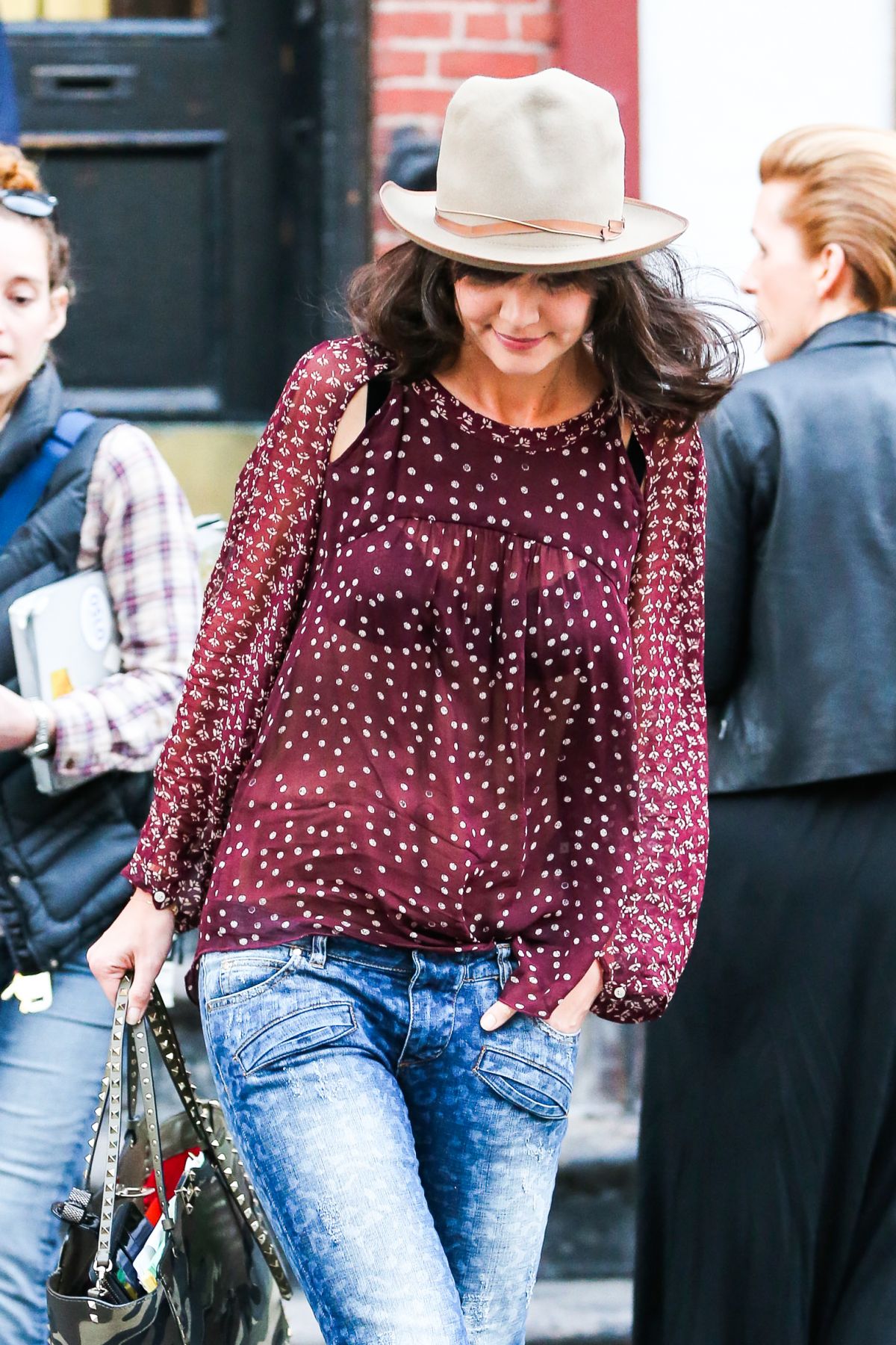 KATIE HOLMES at Dangerous Liaisons Set in New York KATIE HOLMES at Dangerous Liaisons Set in New York
