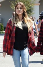 KYLIE JENNER nad KHLOE KARDASHIAN Shopping at Costco in Los Angeles