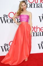 LESLIE MANN at The Other Woman Premiere in Westwood