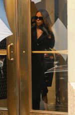 MARIHA CAREY Leaves Her Apartment to in New York