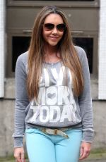 MICHELLE HEATON Leaves a Studio in London