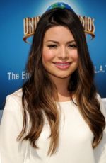 MIRANDA COSGROVE at Minion Mayhem Universal Hollywood