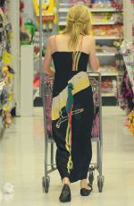 PARIS HILTON Shopping at a Store in Los Angeles