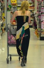PARIS HILTON Shopping at a Store in Los Angeles