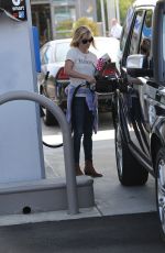 REESE WITHRSPOON at a Gas Station in Los Angeles