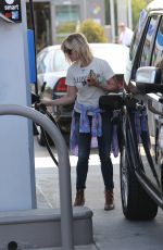 REESE WITHRSPOON at a Gas Station in Los Angeles