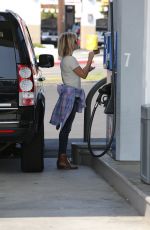 REESE WITHRSPOON at a Gas Station in Los Angeles
