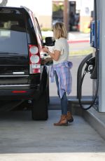 REESE WITHRSPOON at a Gas Station in Los Angeles