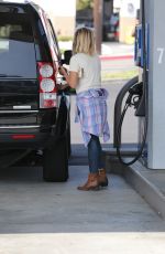 REESE WITHRSPOON at a Gas Station in Los Angeles