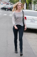 SARA PAXTON Leaves Ken Paves Salon in Los Angeles