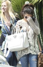 SELENA GOMEZ Leaves Her Lawyer