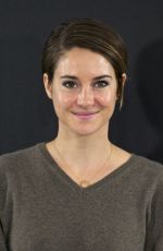 SHAILENE WOODLEY - Divergent Photocall in Madrid