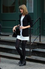 TAYLOR SWIFT Leaves Her Apartment in New York