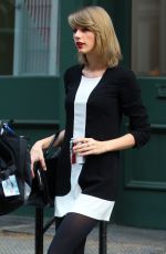 TAYLOR SWIFT Leaves Her Apartment in New York