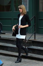 TAYLOR SWIFT Leaves Her Apartment in New York