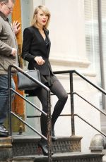 TAYLOR SWIFT Leaves Her New York Apartment