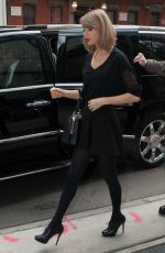 TAYLOR SWIFT Leaves Her New York Apartment