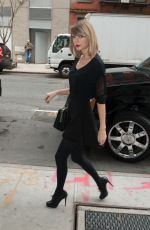TAYLOR SWIFT Leaves Her New York Apartment
