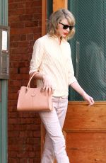 TAYLOR SWIFT Out and About in New York 1004