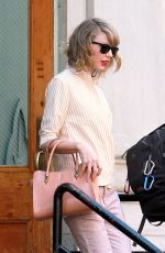TAYLOR SWIFT Out and About in New York 1004