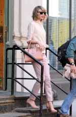 TAYLOR SWIFT Out and About in New York 1004
