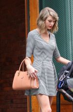 TAYLOR SWIFT Out in New York 1104