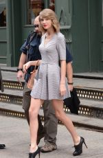 TAYLOR SWIFT Out in New York 1104
