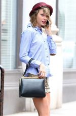 TAYLOR SWIFT Out in New York 2304
