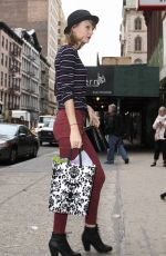 TAYLOR SWIFT Out Shopping in New York