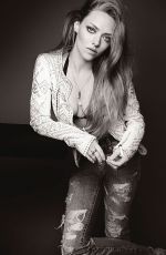 AMANDA SEYFRIE in Elle Magazin, June 2014 Issue