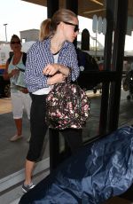 AMANDA SEYFRIED Arrives a LAX Airport