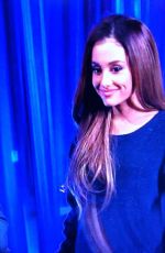ARIANA GRANDE - Surprise Appearance on American Idol