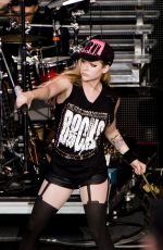 AVRIL LAVIGNE Performs in Mountain View