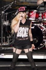 AVRIL LAVIGNE Performs in Mountain View