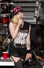 AVRIL LAVIGNE Performs in Mountain View