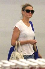 CAMERON DIAZ Shopping at Whole Foods in Beverly Hills