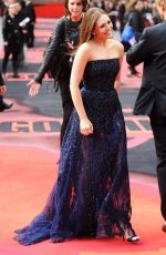 ELIZABETH OLSEN at Godzilla Premiele in London