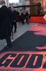 ELIZABETH OLSEN at Godzilla Premiele in London