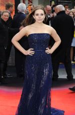 ELIZABETH OLSEN at Godzilla Premiele in London