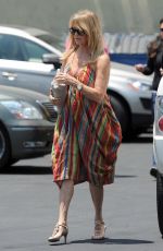 GOLDIE HAWN Arrives at Tavern Restaurant in Brentwood