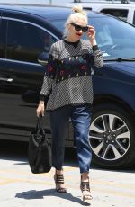 GWEN STEFANI Arrives at Acupuncture Studio in Los Angeles