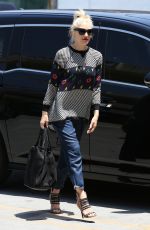 GWEN STEFANI Arrives at Acupuncture Studio in Los Angeles